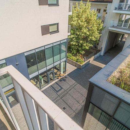 Apartment Karel With Garage Parking Prag Exterior foto