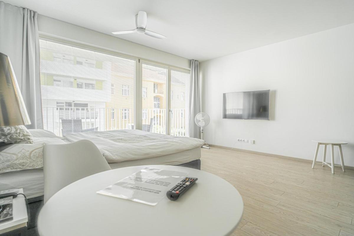 Apartment Karel With Garage Parking Prag Exterior foto