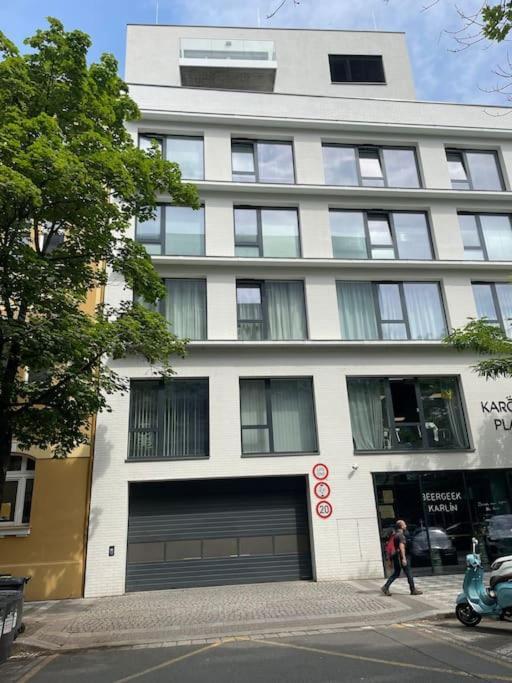 Apartment Karel With Garage Parking Prag Exterior foto