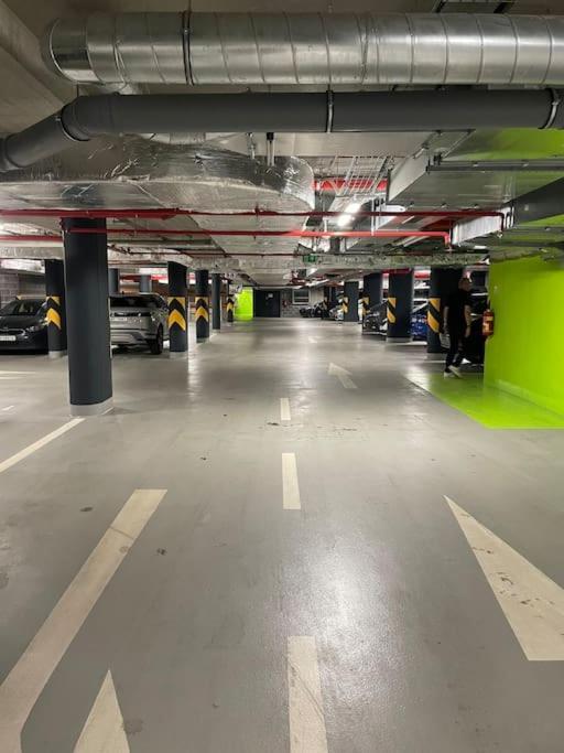 Apartment Karel With Garage Parking Prag Exterior foto